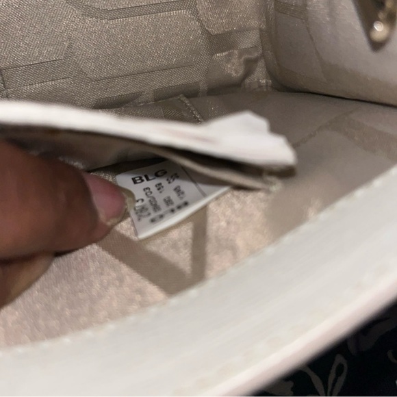 Furla Metroplosi Mini Crossbody Bag White, Goldtone latch and Chain No Callouts - Picture 11 of 12